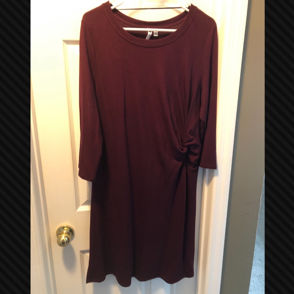 T-Shirt Burgundy Dress